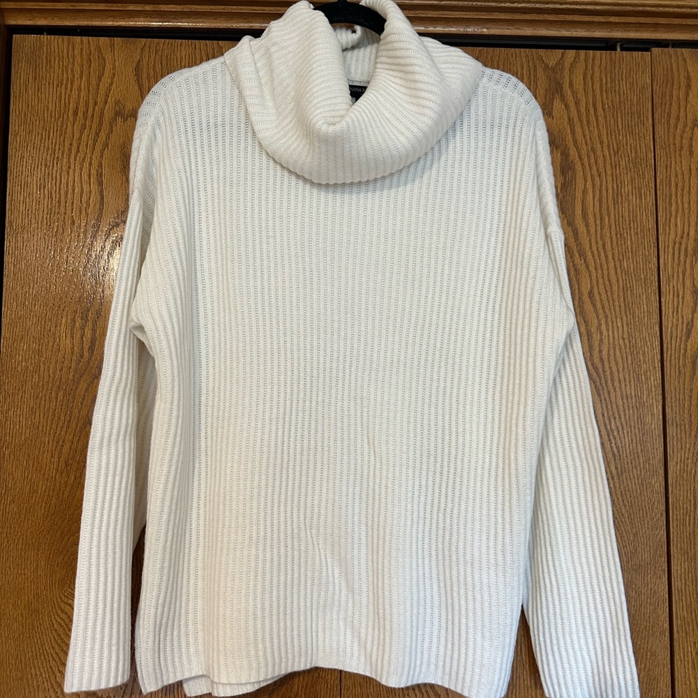 Banana Republic Factory Cozy White Turtleneck Sweater